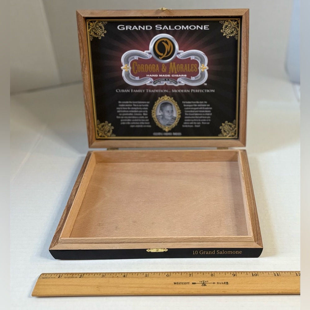 Grand Salomone Wooden Cigar Box